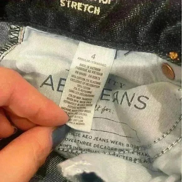 AMERICAN EAGLE Artist Crop Jeans Inseam 25” Sz 4 Worn Once - Picture 3 of 5